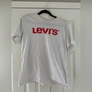 Logo tee from Levi’s